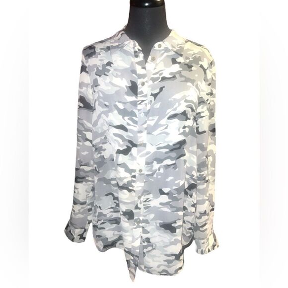 🐘Lilla P Camo Button Down - Picture 1 of 3